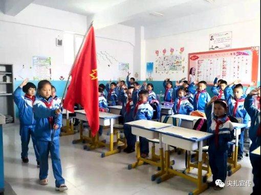 临渭区第四届锣鼓首场比赛在葡萄产业园敲响